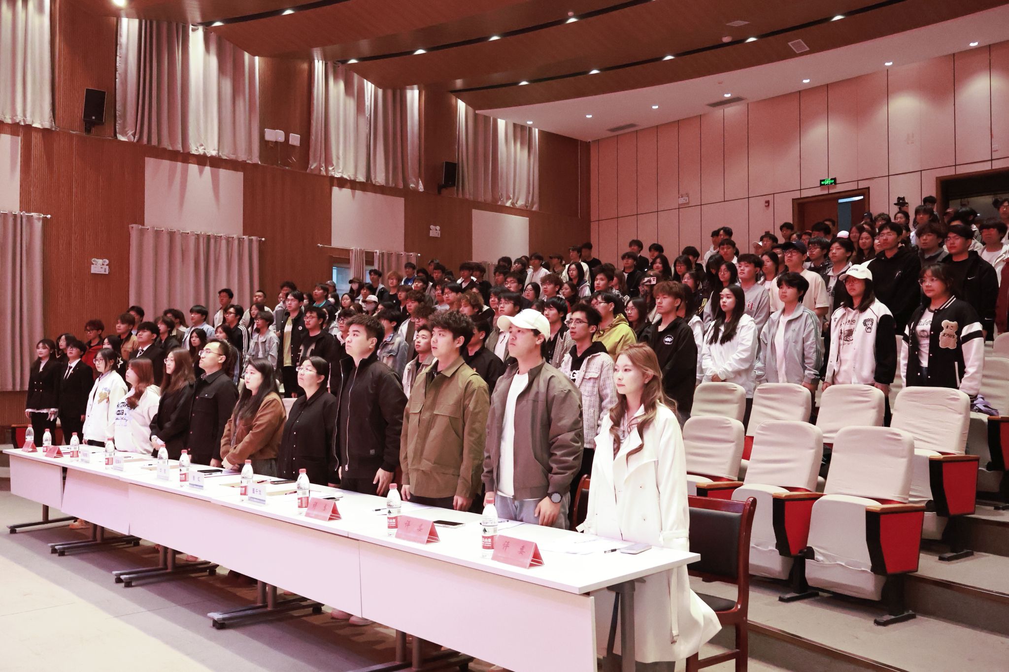 启晨思辨砺青春 以辩促学展新篇——兰州信息科技学院计算机与人工...