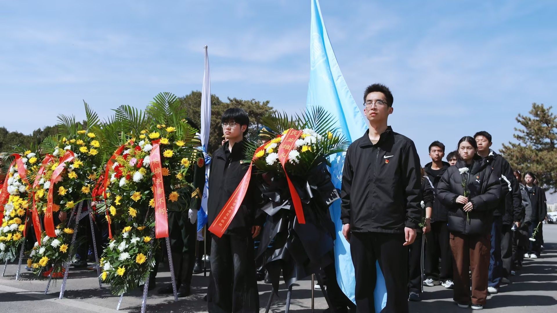 赓续红色血脉 激扬青春力量--兰州信息科技学院计算机与人工智能学院清明祭扫