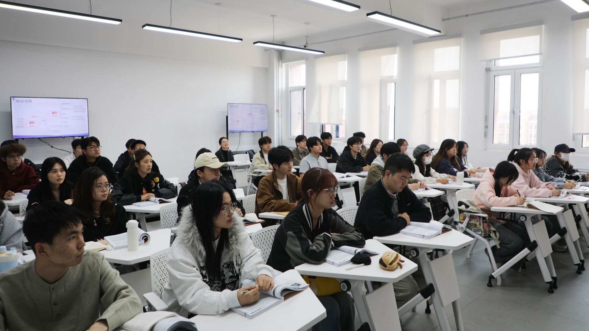 让代码“会说话”，让编程“被看见”：Python课堂的蜕变之路