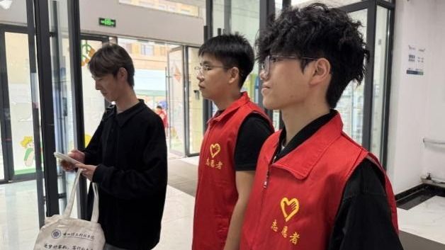 让热爱照亮人生·以笃行奔赴山海——计算机与人工智能学院新生彭康...