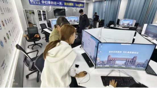 计算机与人工智能学院智耘算谷工作室扎实开展培训运维，学子亮相学科竞赛表彰大会