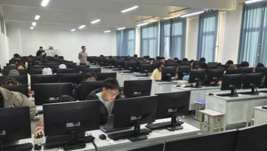 AI认证展锋芒 兰信学子36人斩获华为HCIA-AI证书