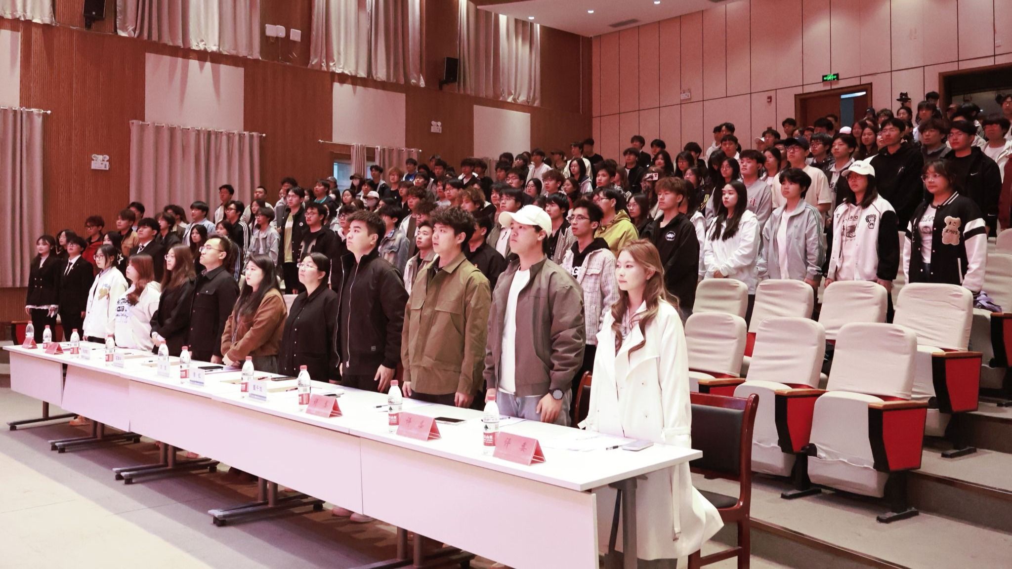 启晨思辨砺青春 以辩促学展新篇——兰州信息科技学院计算机与人工...